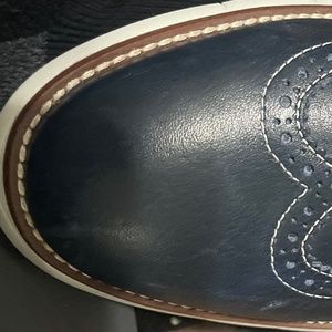 Holden Wingtip Blue.